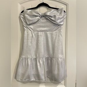 sliver strapless bow dress